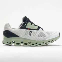 On Running On Cloudstratus Women's White/Black